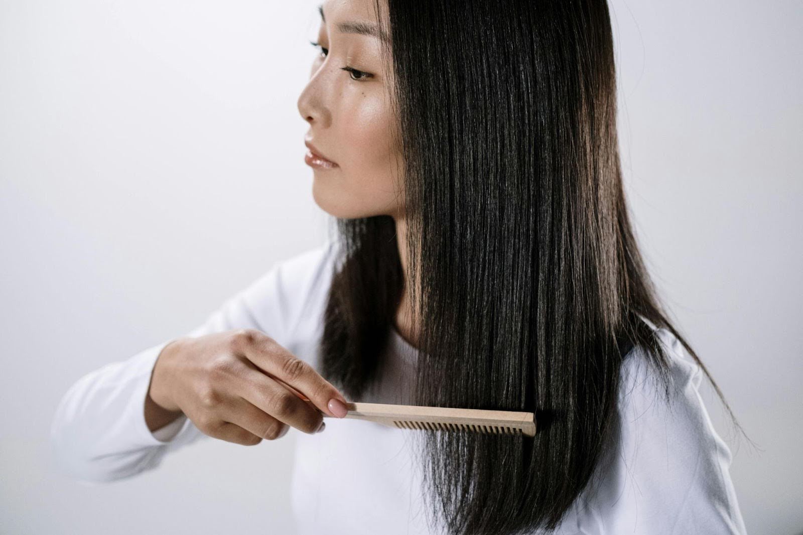 How to Achieve Thicker Hair in Middle Age